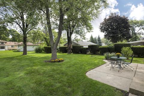 307 Crescent Dr, Glenview, IL 60025 photo 14