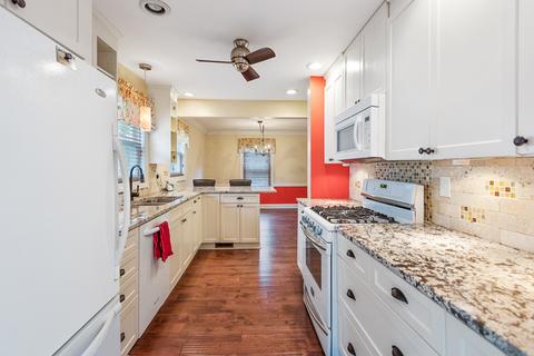 456 S Edison Ave, Elgin, IL 60123 photo 3