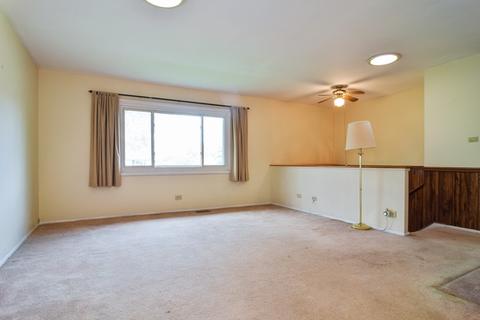 505 Colgate Ct, Hoffman Estates, IL 60169 photo 2