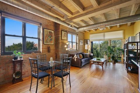 809 E 40th St #4-5, Chicago, IL 60653 photo 3