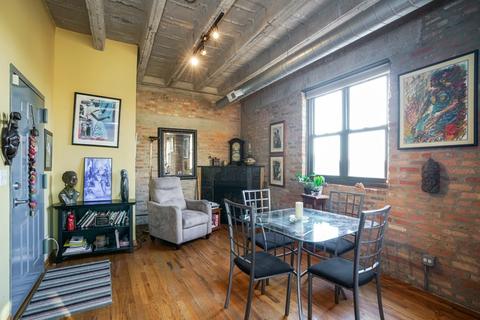 809 E 40th St #4-5, Chicago, IL 60653 photo 4