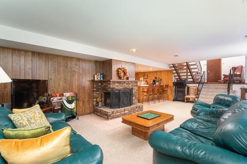 203 Brookside Dr, Elgin, IL 60123 photo 16