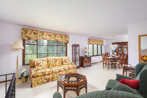 203 Brookside Dr, Elgin, IL 60123 photo 7
