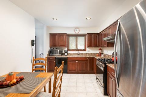 203 Brookside Dr, Elgin, IL 60123 photo 10