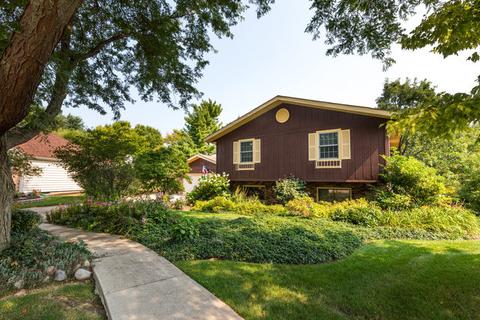 203 Brookside Dr, Elgin, IL 60123 photo 2
