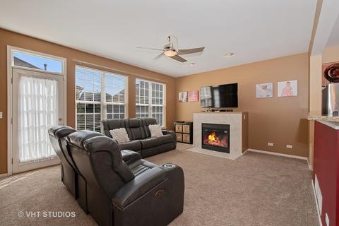 287 Garden Dr, Elgin, IL 60124 photo 3