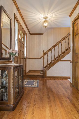 115 Wilcox Dr, Bartlett, IL 60103 photo 2