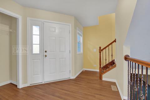 1447 Mackenzie Ln, Elgin, IL 60120 photo 3
