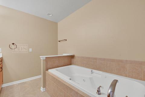 1447 Mackenzie Ln, Elgin, IL 60120 photo 20