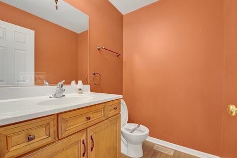 1447 Mackenzie Ln, Elgin, IL 60120 photo 8