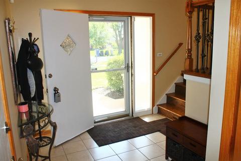 1530 Webster Ln, Des Plaines, IL 60018 photo 2