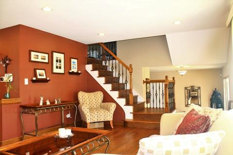 1530 Webster Ln, Des Plaines, IL 60018 photo 4