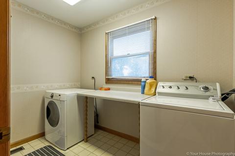 2913 Gregg Dr, Mchenry, IL 60050 photo 23