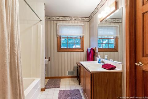 2913 Gregg Dr, Mchenry, IL 60050 photo 8