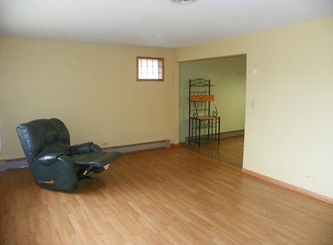8142 Normandy Ave, Burbank, IL 60459 photo 3