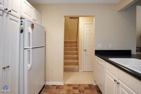 5705 Fieldstone Trl, Mchenry, IL 60050 photo 8