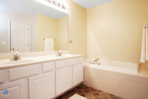 5705 Fieldstone Trl, Mchenry, IL 60050 photo 12