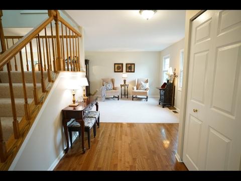 1202 Monarch Ln, Hoffman Estates, IL 60192 photo 4