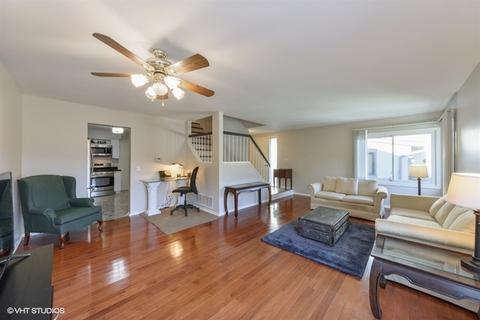 101 Yarrow Ct, Rolling Meadows, IL 60008 photo 4