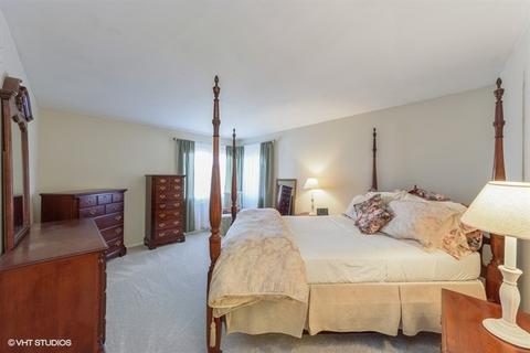 101 Yarrow Ct, Rolling Meadows, IL 60008 photo 8