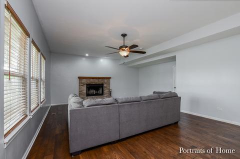 6712 Langsford Ln, Plainfield, IL 60586 photo 2