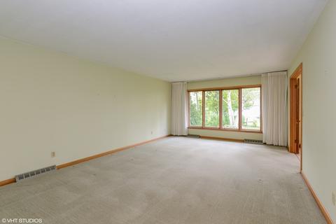 102 E Milner Ave, Dekalb, IL 60115 photo 3