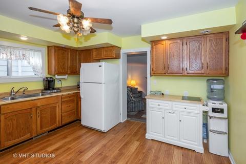 218 E 16th St, Lockport, IL 60441 photo 3