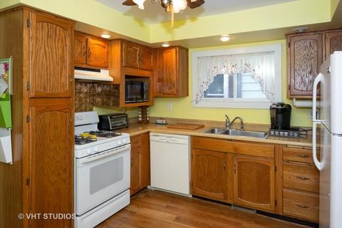 218 E 16th St, Lockport, IL 60441 photo 4