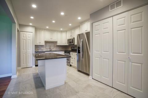 330 Lance Dr, Des Plaines, IL 60016 photo 3