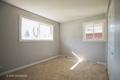 330 Lance Dr, Des Plaines, IL 60016 photo 6