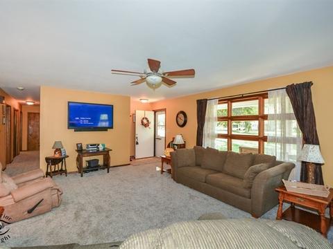 40 Meyer Rd, Plano, IL 60545 photo 3