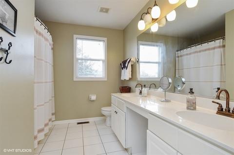 1701 Pebble Beach Dr, Plainfield, IL 60586 photo 8