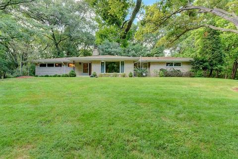 101 Crabtree Rd, East Dundee, IL 60118 photo 1