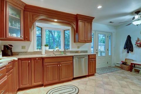 101 Crabtree Rd, East Dundee, IL 60118 photo 4