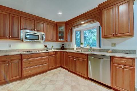 101 Crabtree Rd, East Dundee, IL 60118 photo 5