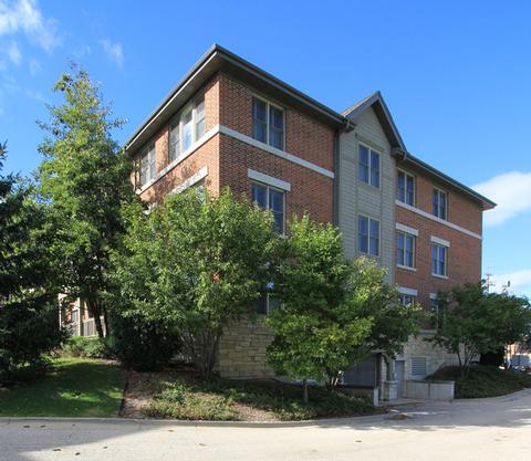 271 E Railroad Ave #303, Bartlett, IL 60103 photo 2