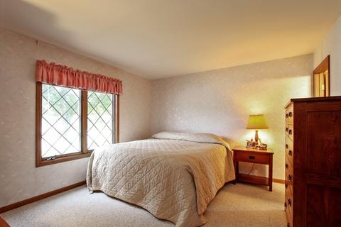 3100 W Bretons Dr, Mchenry, IL 60050 photo 9
