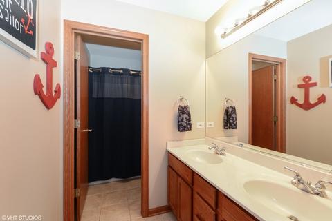 18009 Springbrook Cir, Union, IL 60180 photo 11