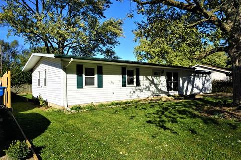 1306 Comanche Dr, Champaign, IL 61821 photo 2