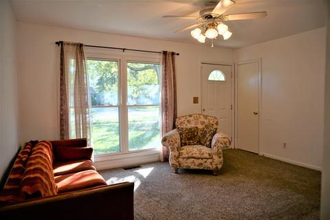 1306 Comanche Dr, Champaign, IL 61821 photo 6
