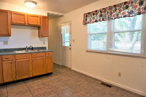 1306 Comanche Dr, Champaign, IL 61821 photo 9