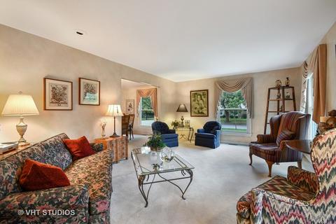 1657 Apache Dr, Naperville, IL 60563 photo 3