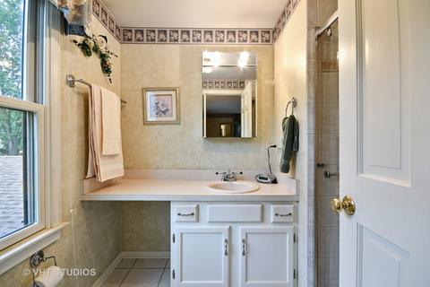 1657 Apache Dr, Naperville, IL 60563 photo 14