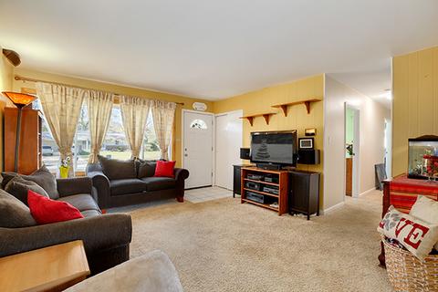 415 Westview St, Hoffman Estates, IL 60169 photo 3