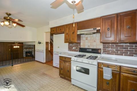 15421 Maple Ct, Oak Forest, IL 60452 photo 8