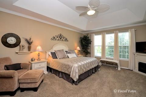 1008 Riviera Dr, Elgin, IL 60124 photo 10