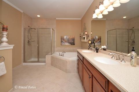 1008 Riviera Dr, Elgin, IL 60124 photo 11