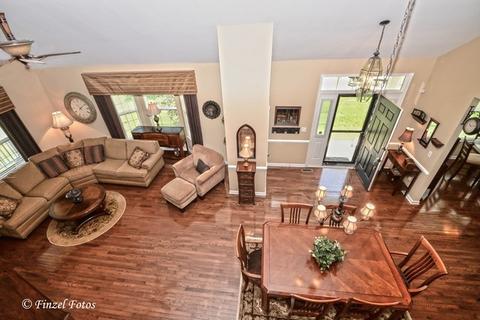 1008 Riviera Dr, Elgin, IL 60124 photo 9