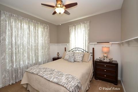 1008 Riviera Dr, Elgin, IL 60124 photo 6