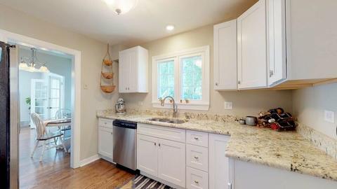 374 S Commonwealth Ave, Elgin, IL 60123 photo 9